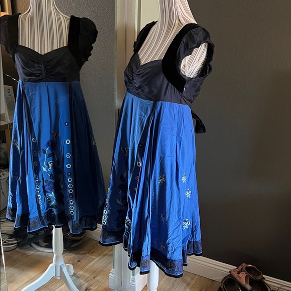 🛑 1 hour sale. Anthropologie, by Lithe, size 8, Black and Blue Floral Midi Dress - Picture 3 of 8